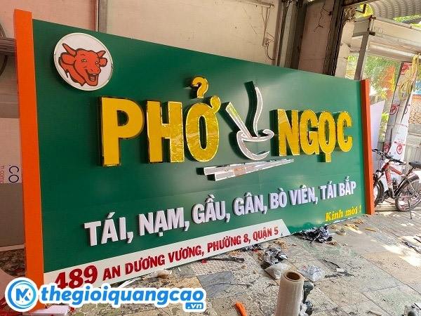 Bảng Hiệu Qu&aacute;n Phở đẹp sang trọng thu h&uacute;t kh&aacute;ch