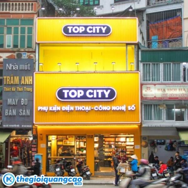 Mẫu bảng hiệu cửa h&agrave;ng phụ kiện điện thoại thi c&ocirc;ng thực tế