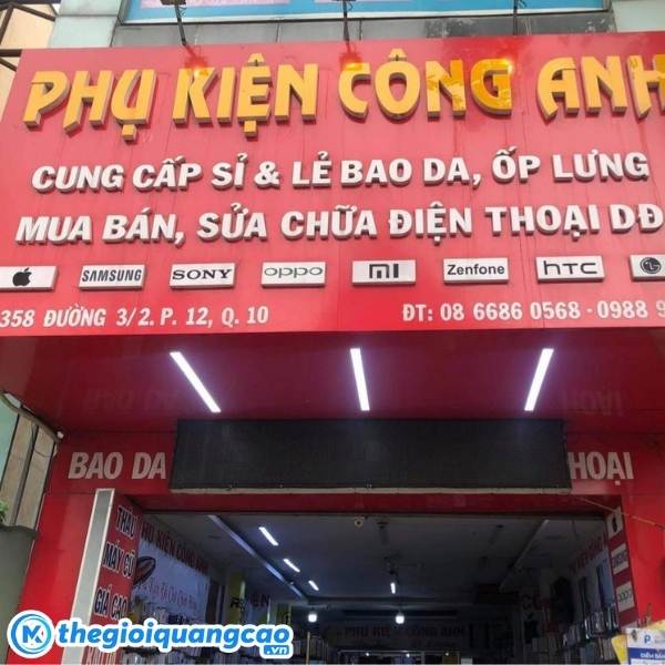 Thiết kế bảng hiệu b&aacute;n phụ kiện điện thoại đơn giản, dễ đọc