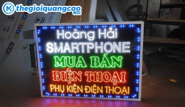 Biển vẫy phụ kiện điện thoại