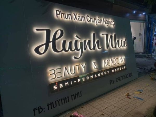 Kinh nghiệm lựa chọn chất liệu l&agrave;m bảng hiệu