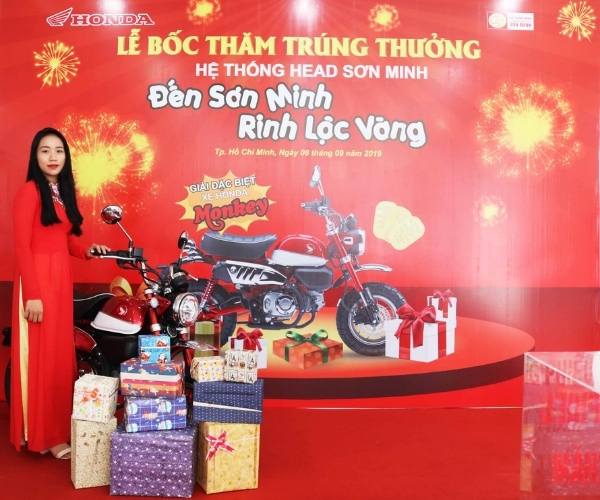 Mẫu ph&ocirc;ng nền lễ bốc thăm tr&uacute;ng thưởng hệ thống Head Sơn Minh