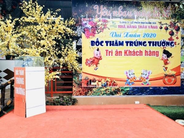Mẫu backdrop bốc thăm tr&uacute;ng thưởng bằng bạt hiflex