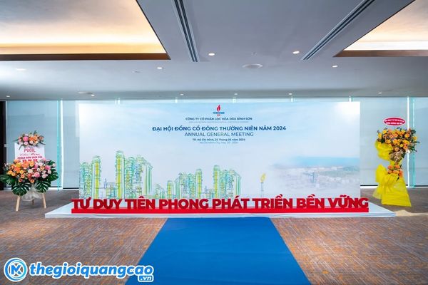 Thi c&ocirc;ng backdrop đại hội cổ đ&ocirc;ng trọn g&oacute;i
