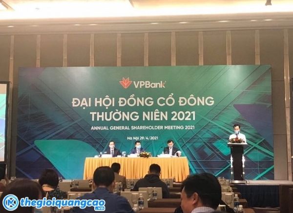 Mẫu backdrop đại hội cổ đ&ocirc;ng thường ni&ecirc;n ng&acirc;n h&agrave;ng VPBank
