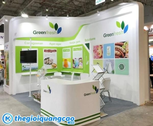 Backdrop gian h&agrave;ng hội chợ in PP bồi Formex