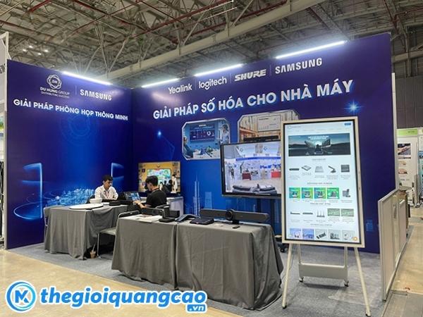 Gian h&agrave;ng hội chợ k&egrave;m m&agrave;n h&igrave;nh led