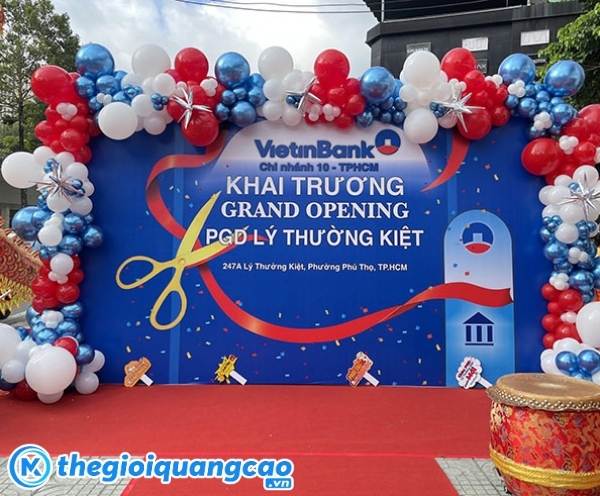 Thiết kế v&agrave; in ấn backdrop khai trương theo cầu