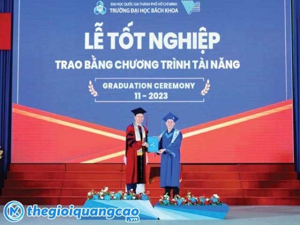 Background lễ tốt nghiệp bằng m&agrave;n h&igrave;nh led