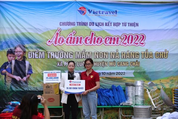 Backdrop từ thiện chất liệu bạt hiflex