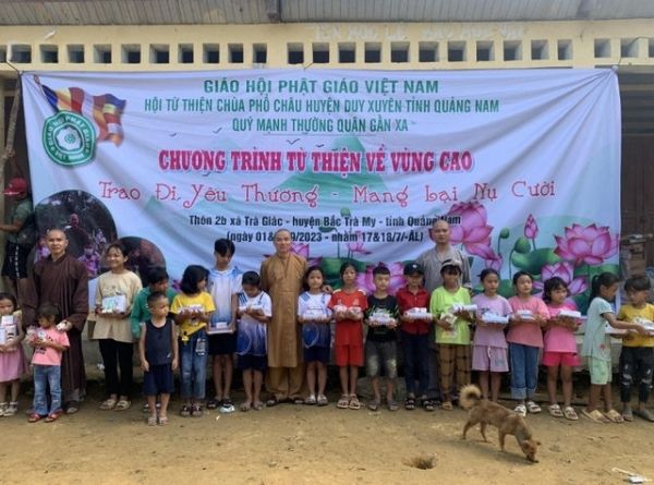 Thiết kế backdrop từ thiện theo y&ecirc;u cầu v&agrave; thi c&ocirc;ng backdrop trọn g&oacute;i