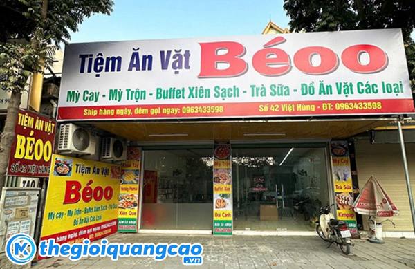 Bảng hiệu tiệm ăn vặt chất liệu bạt hiflex kết hợp khung sắt