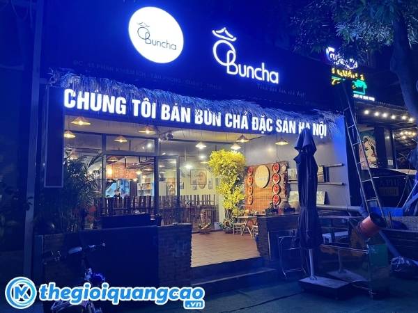 Biển hiệu đ&egrave;n led qu&aacute;n b&uacute;n chả H&agrave; Nội