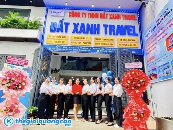 Bảng hiệu dịch vụ du lịch trang bị đ&egrave;n led