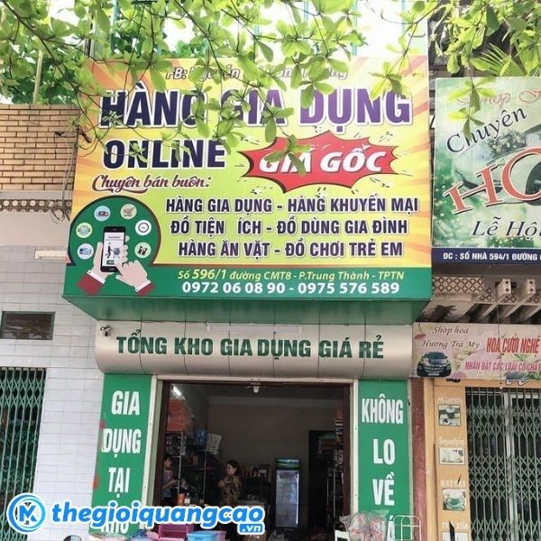 Mẫu bảng hiệu đồ d&ugrave;ng gia dụng in bạt hiflex kết hợp khung sắt