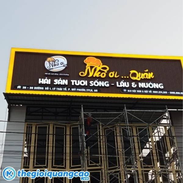 Lưu &yacute; phong thủy khi lắp đặt bảng hiệu hải sản