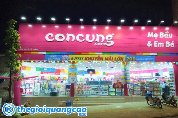 Thiết kế bảng hiệu m&agrave;u hồng theo y&ecirc;u cầu