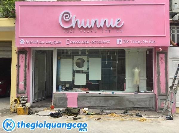 Bảng hiệu mắt dựng ALu m&agrave;u hồng chữ nổi Mica