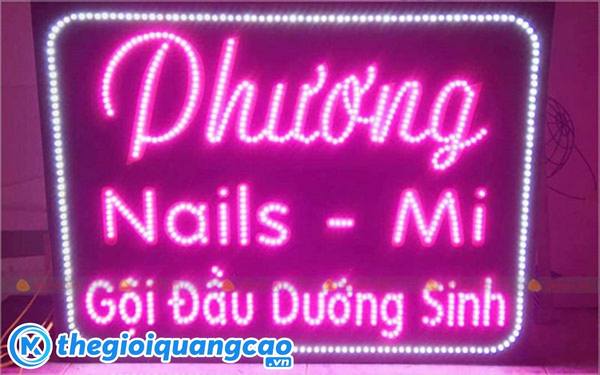 Bảng hiệu đ&egrave;n Led m&agrave;u hồng cực chất
