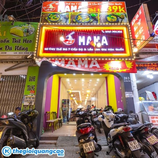 Mẫu bảng hiệu mì cay chữ nổi gắn led nền tôn sóng