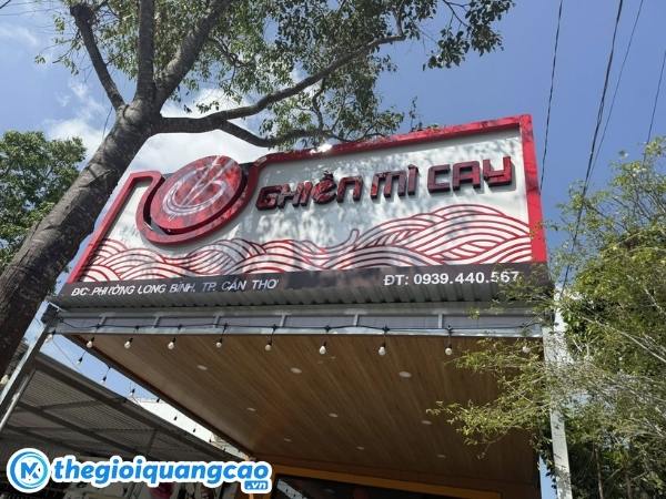 Lưu ý khi thi công bảng hiệu tiệm mì cay