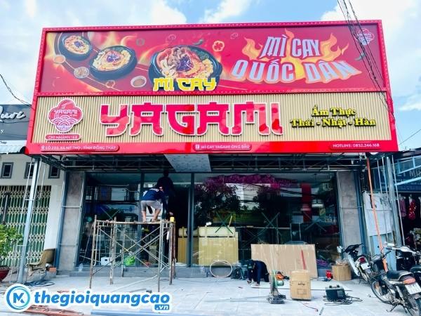 Thiết kế bảng hiệu mì cay theo yêu cầu