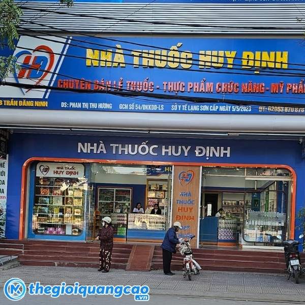 Bảng hiệu nh&agrave; thuốc Huy Định mặt dựng ALu chữ nổi Mica