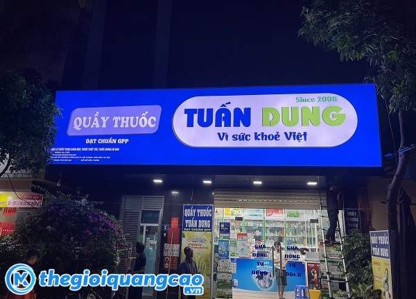 Bảng hiệu hộp đ&egrave;n 3M cho quầy thuốc t&acirc;y Tuấn Dung