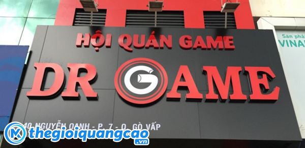 Bảng hiệu qu&aacute;n game mặt dựng ALu chữ nổi Mica