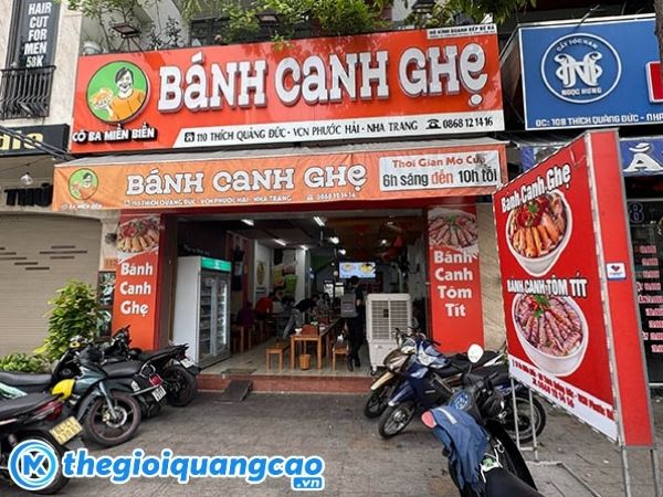 Mẫu bảng hiệu qu&aacute;n b&aacute;nh canh ghẹ nền alu