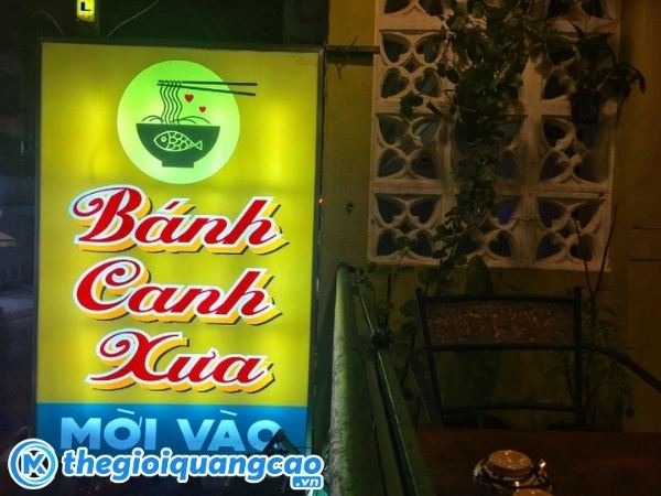 Biển vẫy đứng qu&aacute;n b&aacute;nh canh