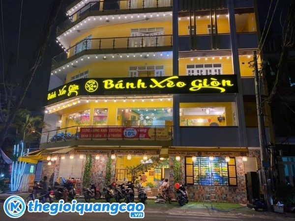 Mẫu bảng hiệu qu&aacute;n b&aacute;nh x&egrave;o gi&ograve;n chữ nổi gắn Led