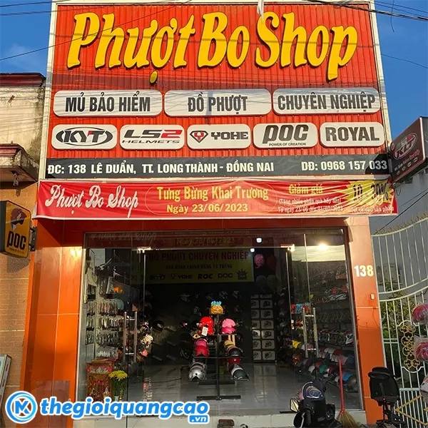 Mẫu bảng hiệu shop n&oacute;n bảo hiệu phong c&aacute;ch bụi bặm, c&aacute; t&iacute;nh