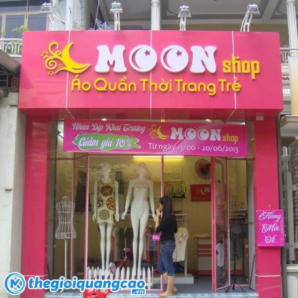 Mẫu bảng hiệu quảng c&aacute;o shop quần &aacute;o trẻ em tone hồng