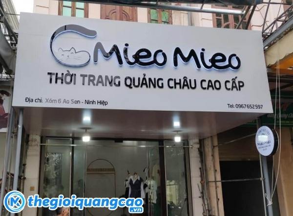 Bảng hiệu shop quần &aacute;o quảng ch&acirc;u cao cấp mặt dựng Alu chữ nổi Mica