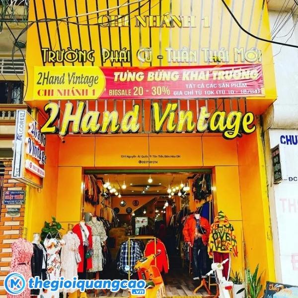 Bảng hiệu shop quần &aacute;o phong c&aacute;ch vintage