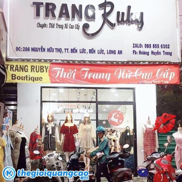 Mẫu bảng hiệu shop quần &aacute;o nữ đẹp