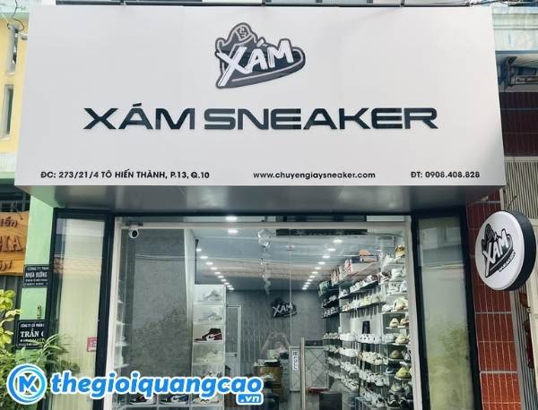 Bảng hiệu shop đồ thể thao chuy&ecirc;n gi&agrave;y sneaker v&agrave; streetwear