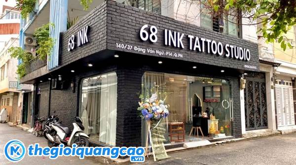 Mẫu biển quảng c&aacute;o tattoo studio chữ nổi mica