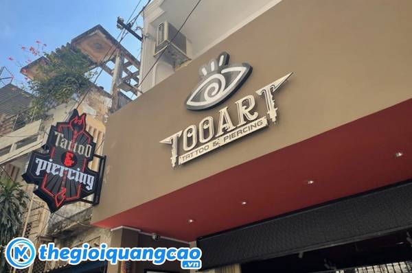 Mẫu&nbsp;biển quảng c&aacute;o xăm h&igrave;nh nghệ thuật đẹp