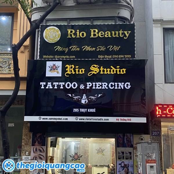 Thi c&ocirc;ng bảng hiệu quảng c&aacute;o tiệm xăm gi&aacute; rẻ trọn g&oacute;i TPHCM