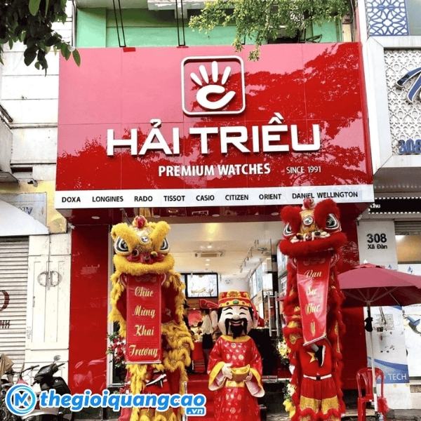 Bảng hiệu mặt dựng Alu chữ nổi Mica cho tiệm đồng hồ