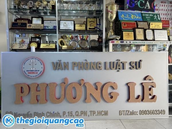 Mẫu bảng hiệu văn ph&ograve;ng luật sư Phương L&ecirc;