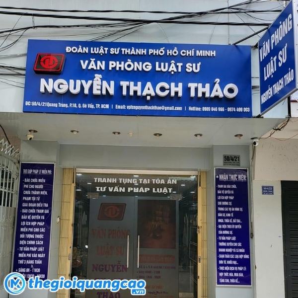 Mẫu bảng hiệu luật sư mặt dụng ALu chữ nổi Mica