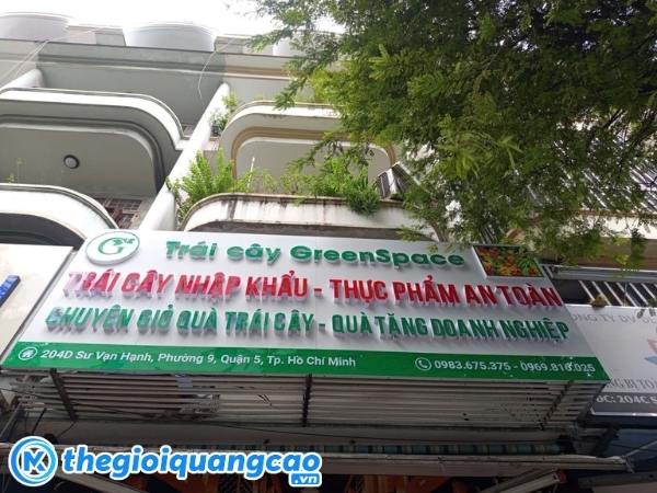 Mẫu bảng hiệu mặt dụng Alu chữ nổi Mica