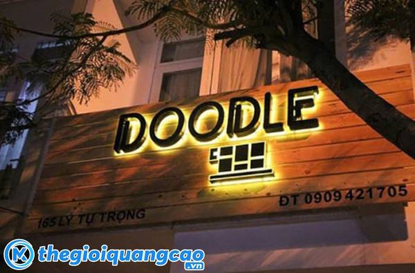 L&agrave;m bảng hiệu gỗ tại TPHCM