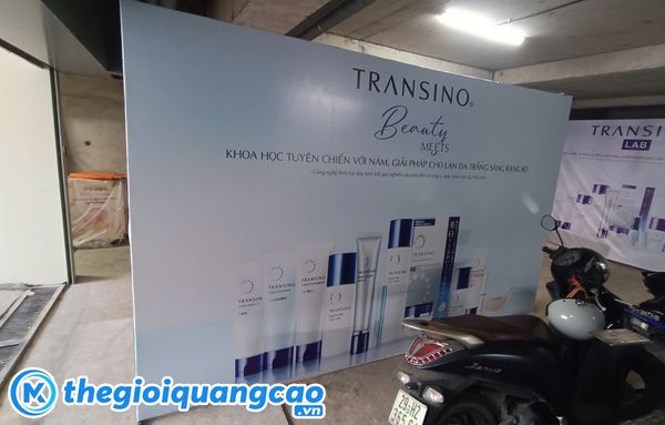 In backdrop lễ ra mắt sản phẩm