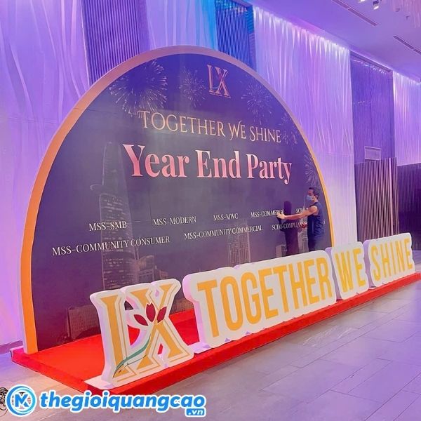 Thiết kế v&agrave; thi c&ocirc;ng backdrop Mica kết chữ nổi 3D