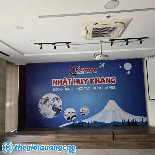 Thi c&ocirc;ng backdrop check in sự kiện
