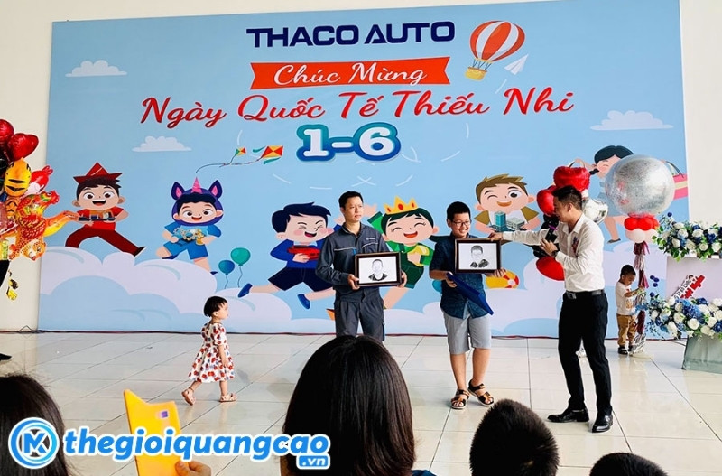 Mẫu backdrop ng&agrave;y quốc tế thiếu nhi